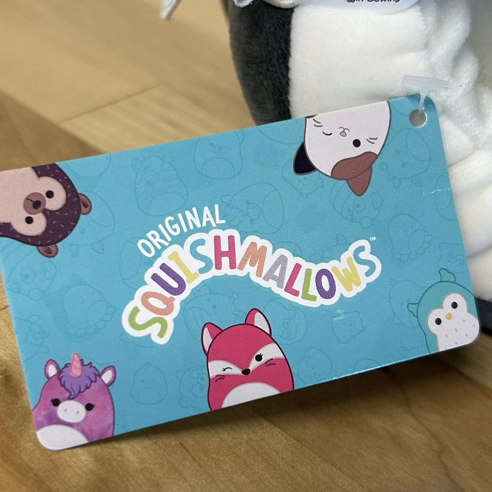 NWT Squishmallows Slippers Kids 13/1 Luna the Penguin Santa Hat Soft Comfy Gift